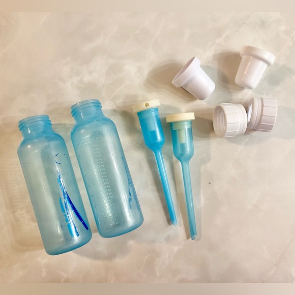 Dr. Brown’s Lot of 6 Clear & Blue 8 oz Baby Bottles Lids Vents Seals 30 Pieces - Picture 3 of 4